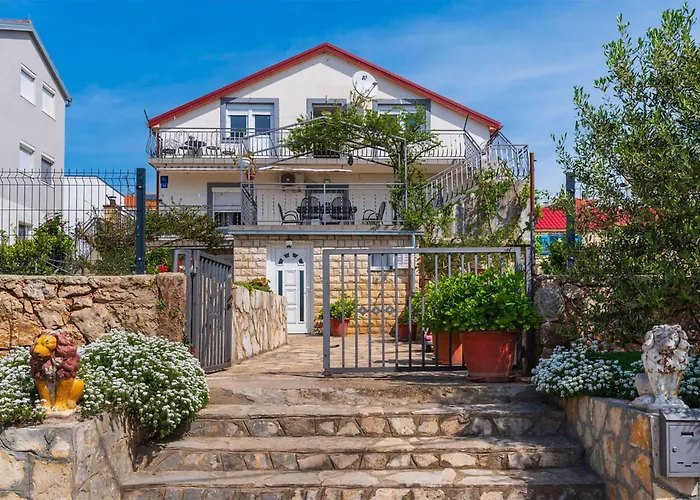 3 Bedroom Amazing In Jasenice (Zadar)