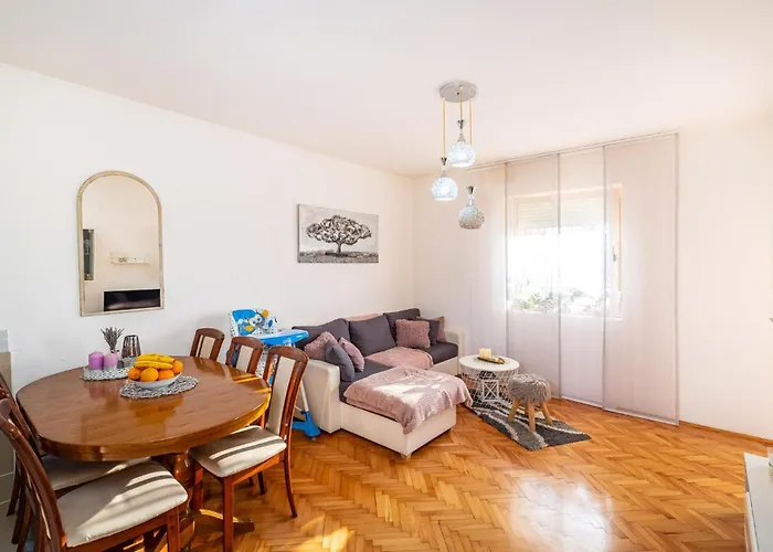 3 Bedroom Amazing In Appartement *