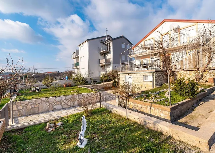 Appartement 3 Bedroom Amazing In *