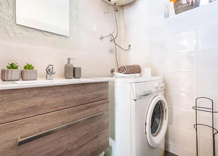 3 Bedroom Amazing In Jasenice (Zadar)