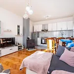 Gorgeous In With Wifi Apartment *