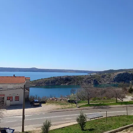3 Bedroom Amazing In Apartamento Jasenice (Zadar)