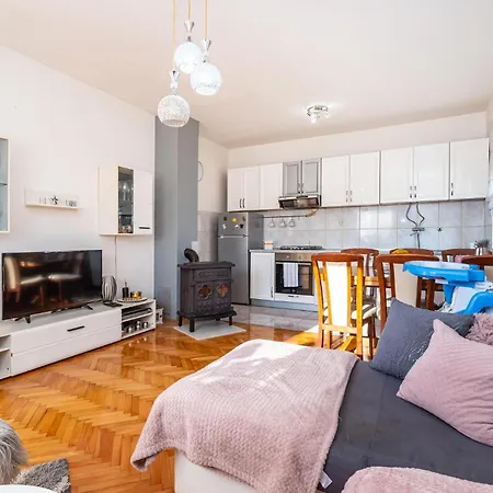 3 Bedroom Amazing In Apartamento *