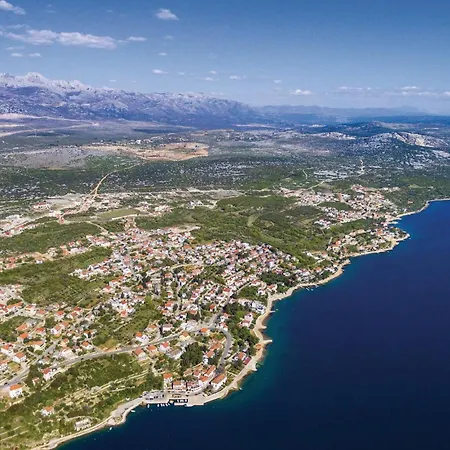 3 Bedroom Amazing In Apartamento