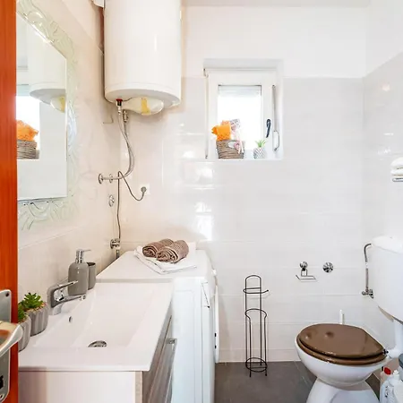 3 Bedroom Amazing In Apartamento *