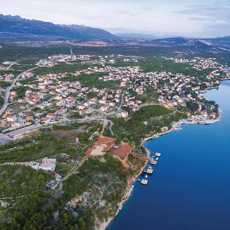 Apartamento 3 Bedroom Amazing In *