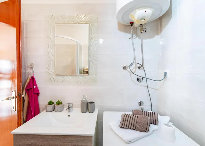 3 Bedroom Amazing In Jasenice (Zadar)
